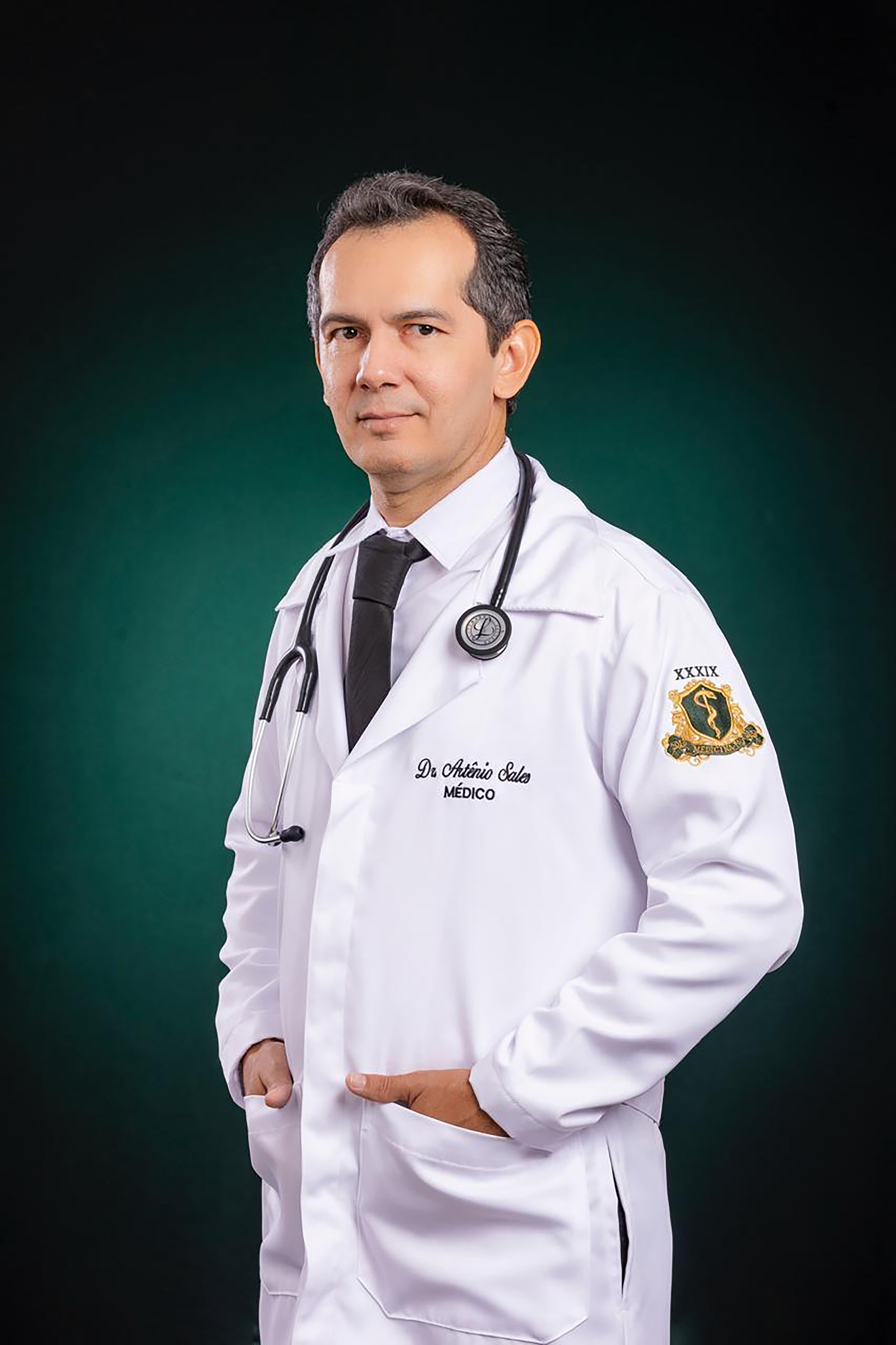 Dr. Artênio Sales – Oftalmologista em Lavras da Mangabeira